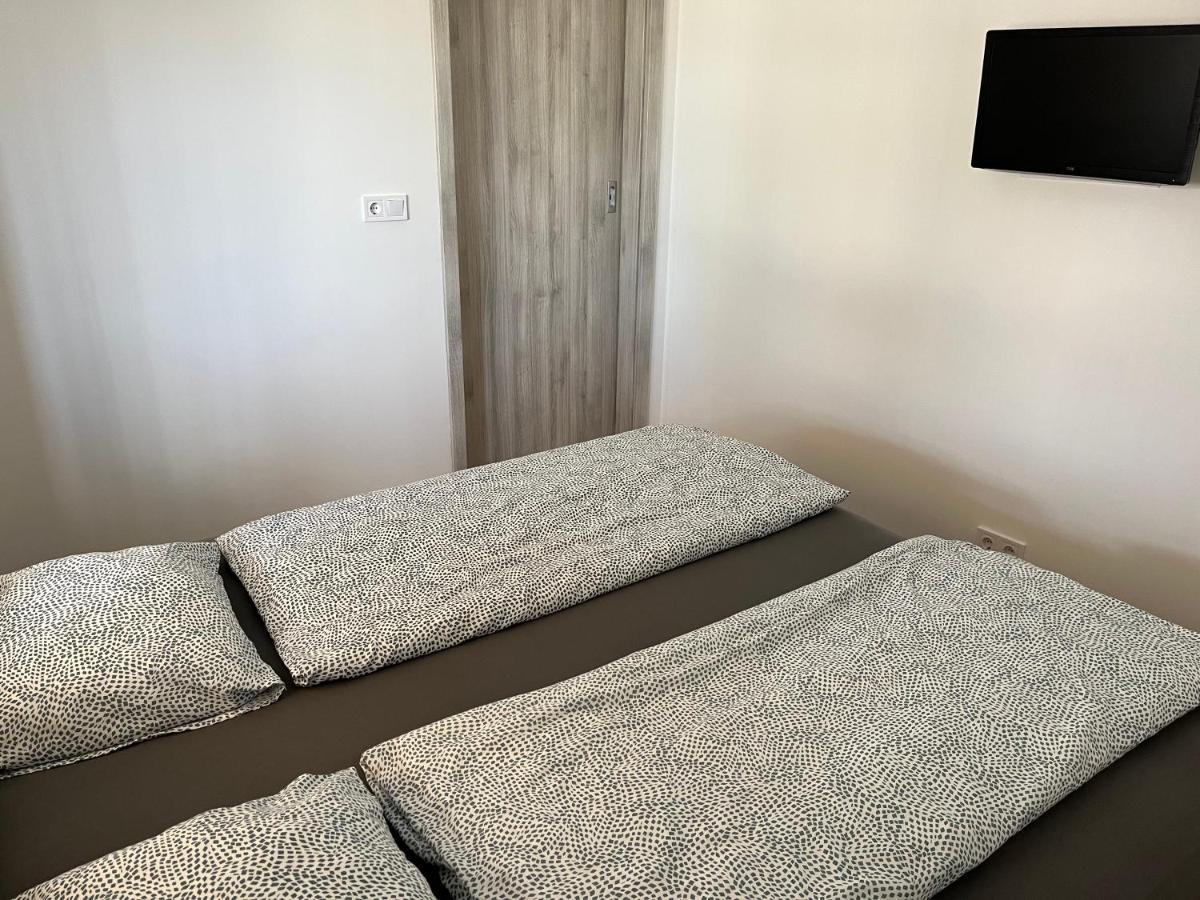 Rajczi Apartman Mohács Buitenkant foto