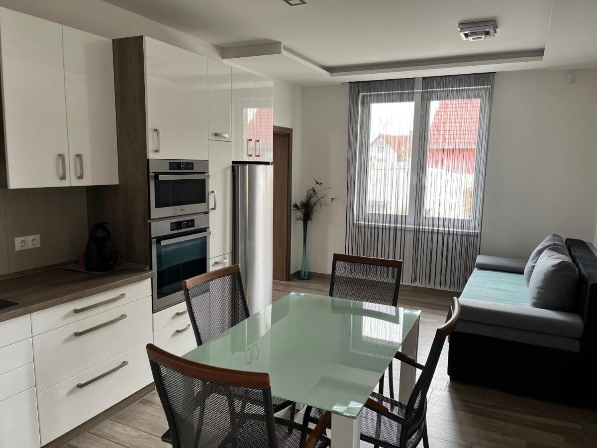 Rajczi Apartman Mohács Buitenkant foto
