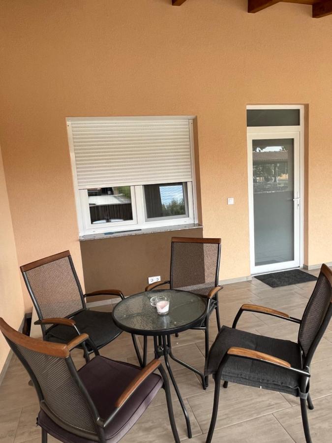 Rajczi Apartman Mohács Buitenkant foto
